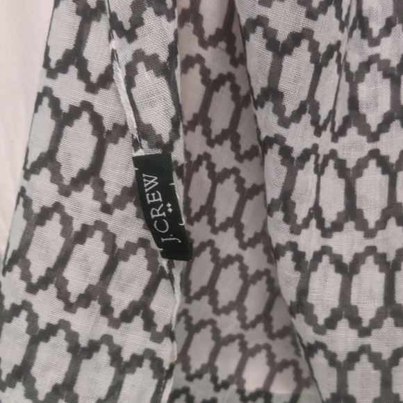 Lot of 2 J crew scarves. Blue and white and black and white - Picture 6 of 13